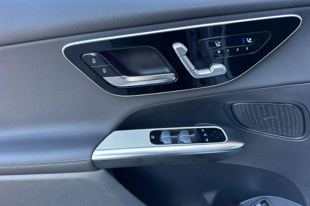 new 2025 Mercedes-Benz GLC 300 car, priced at $57,325