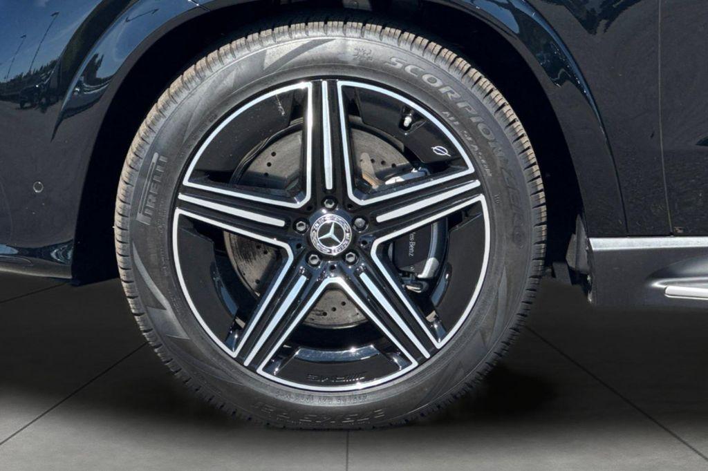 new 2025 Mercedes-Benz GLE 580 car, priced at $100,350