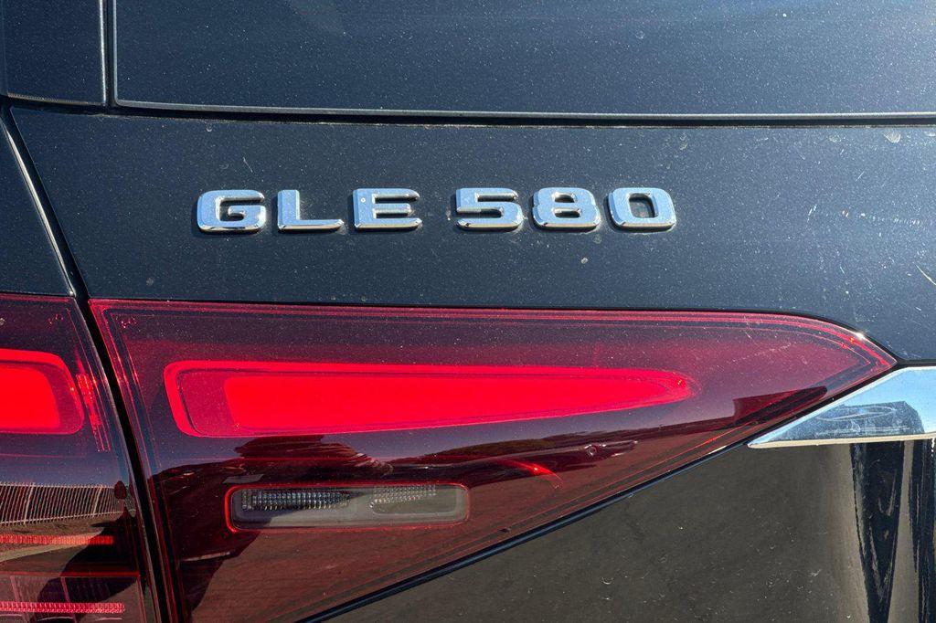new 2025 Mercedes-Benz GLE 580 car, priced at $100,350