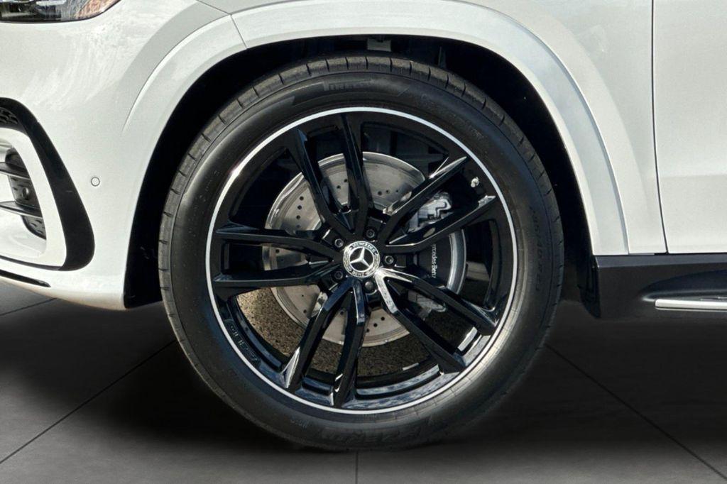 new 2026 Mercedes-Benz GLS 580 car, priced at $129,140