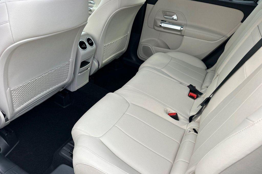 new 2025 Mercedes-Benz GLB 250 car, priced at $40,073