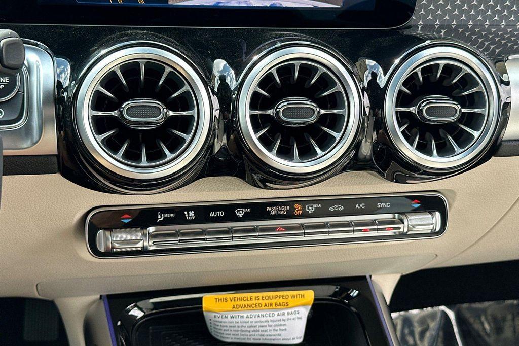 new 2025 Mercedes-Benz GLB 250 car, priced at $40,073