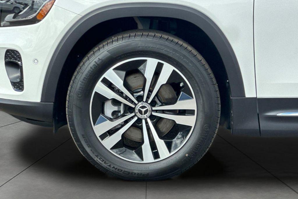 new 2025 Mercedes-Benz GLB 250 car, priced at $40,073