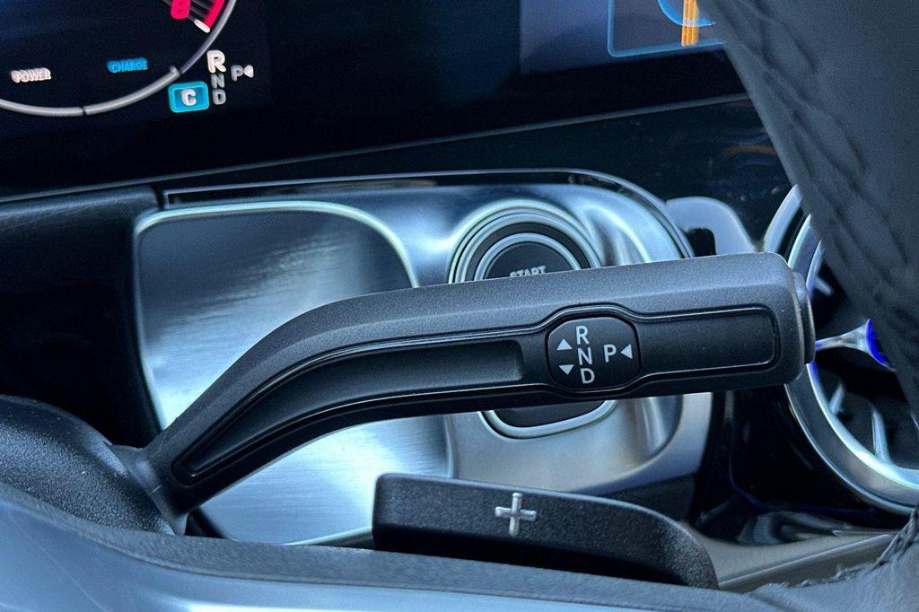 new 2025 Mercedes-Benz GLB 250 car, priced at $41,016