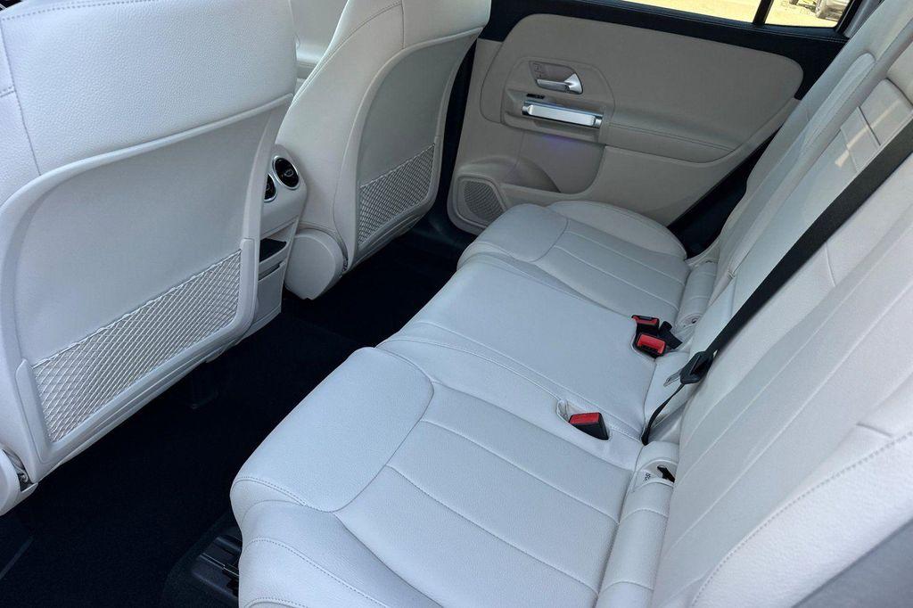 new 2025 Mercedes-Benz GLB 250 car, priced at $41,016