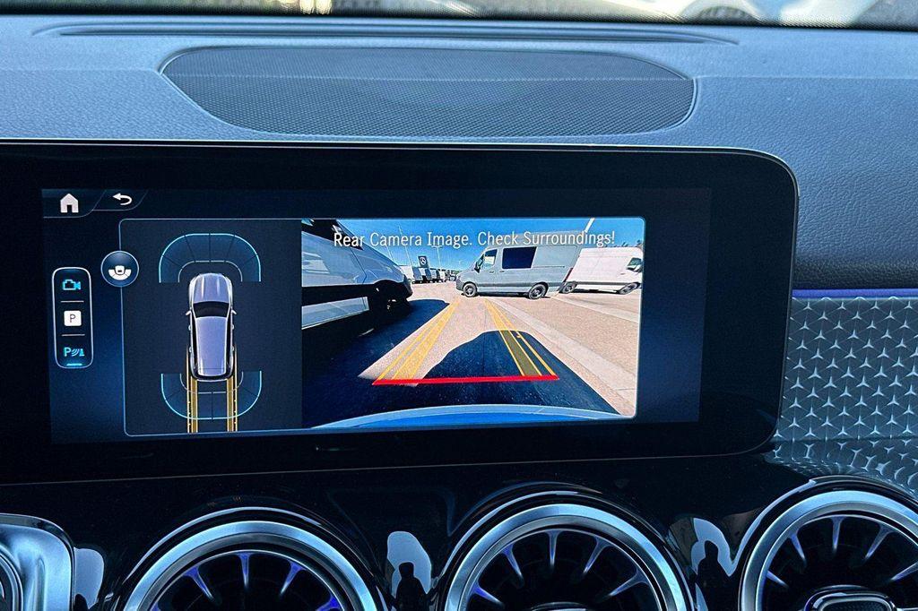 new 2025 Mercedes-Benz GLB 250 car, priced at $41,016