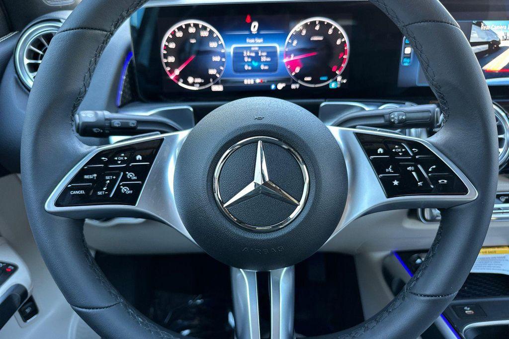 new 2025 Mercedes-Benz GLB 250 car, priced at $41,016