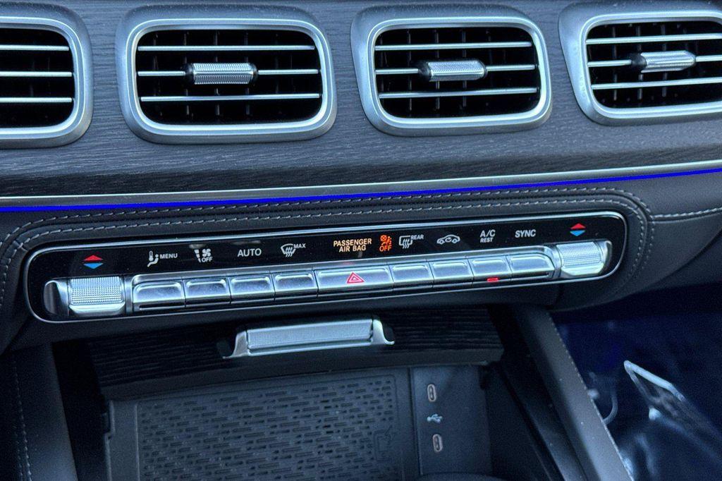 new 2025 Mercedes-Benz AMG GLE 63 car, priced at $132,540
