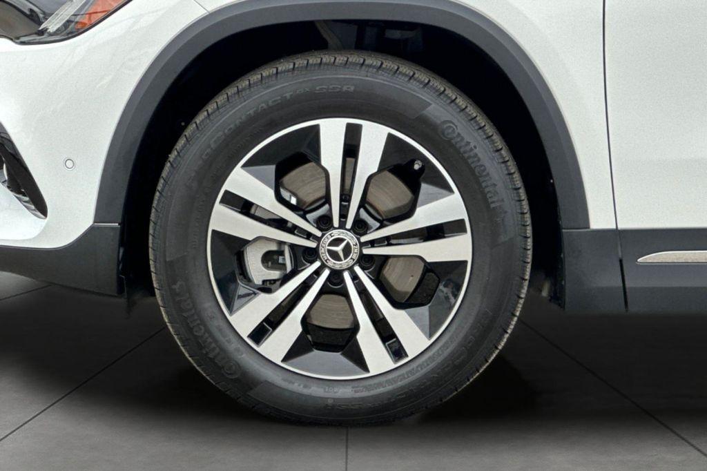 used 2025 Mercedes-Benz GLA 250 car, priced at $37,400