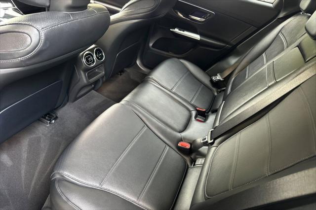 used 2025 Mercedes-Benz GLC 300 car