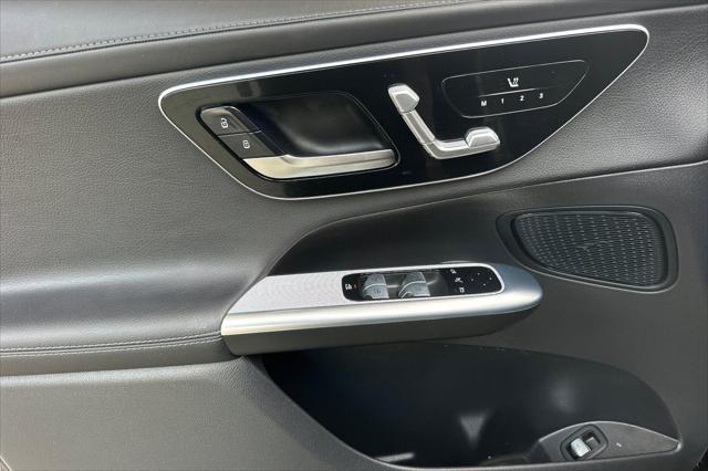 used 2025 Mercedes-Benz GLC 300 car