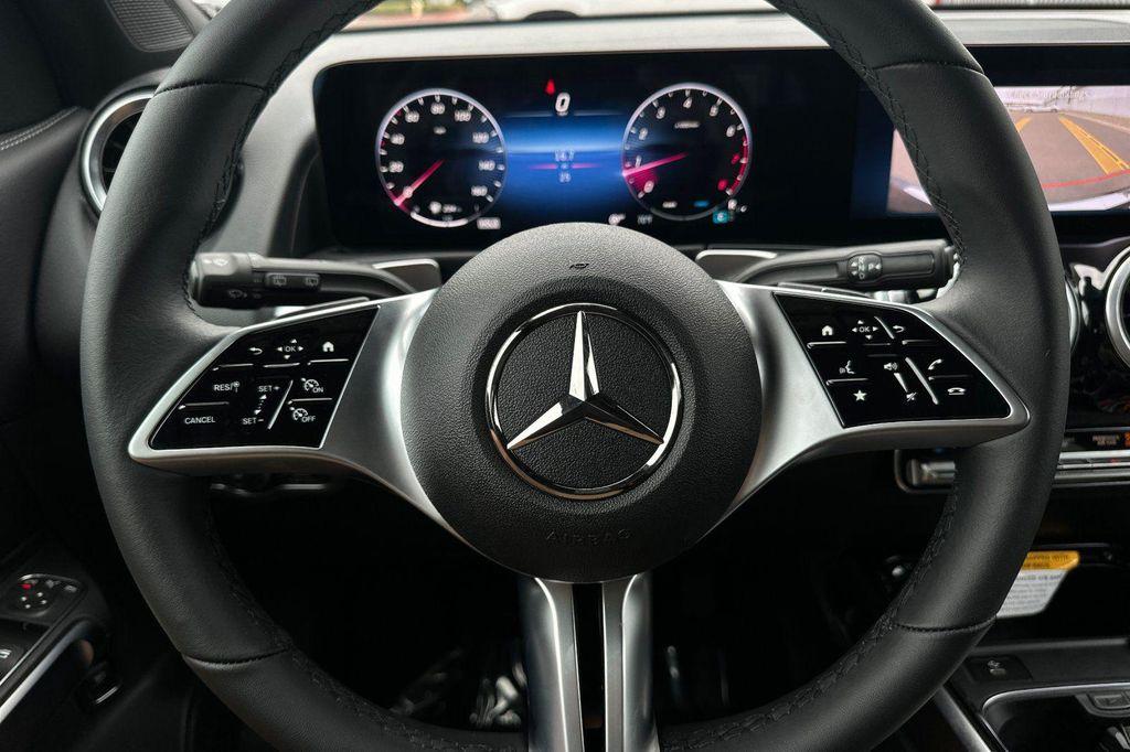 new 2025 Mercedes-Benz GLB 250 car, priced at $37,868