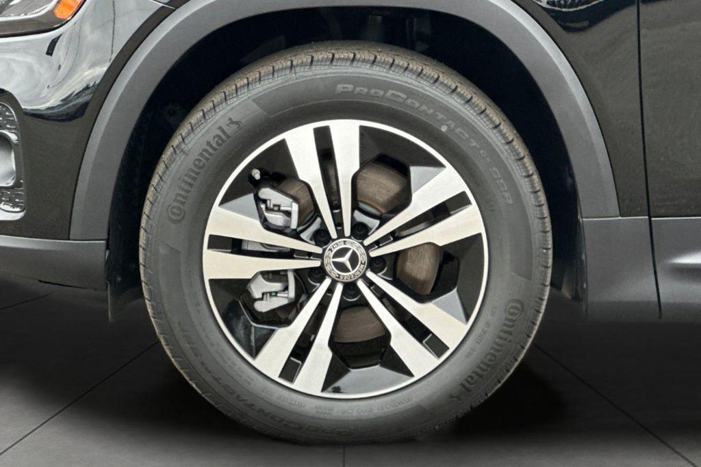 new 2025 Mercedes-Benz GLB 250 car, priced at $37,868