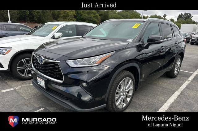 used 2020 Toyota Highlander Hybrid car, priced at $28,500