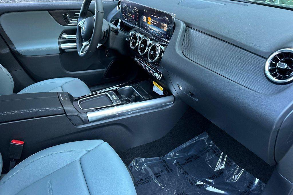 new 2026 Mercedes-Benz GLA 250 car, priced at $48,115