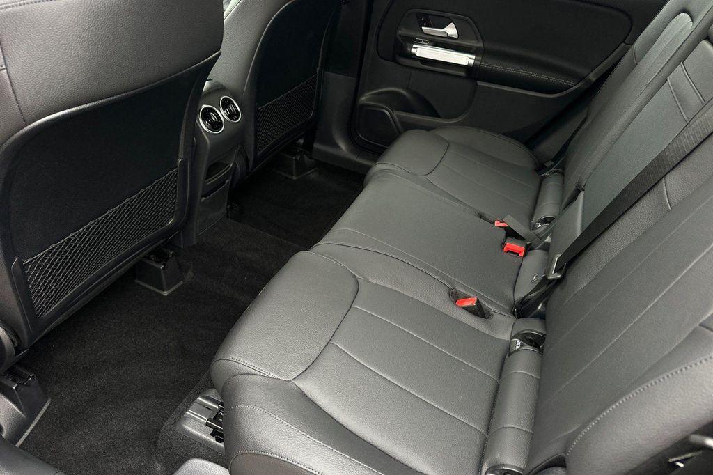 new 2025 Mercedes-Benz GLB 250 car, priced at $38,759