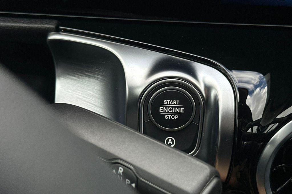 new 2025 Mercedes-Benz GLB 250 car, priced at $38,759