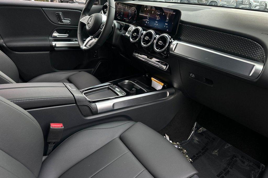 new 2025 Mercedes-Benz GLB 250 car, priced at $38,759