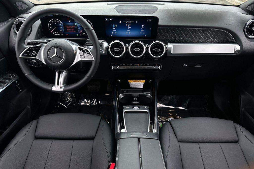 new 2025 Mercedes-Benz GLB 250 car, priced at $38,759