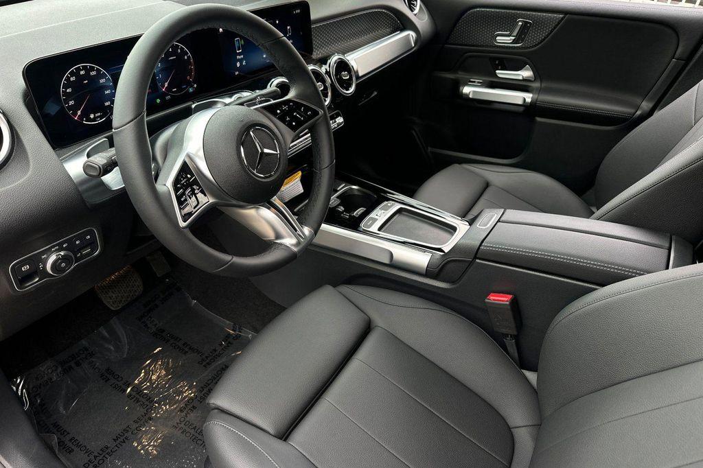 new 2025 Mercedes-Benz GLB 250 car, priced at $38,759