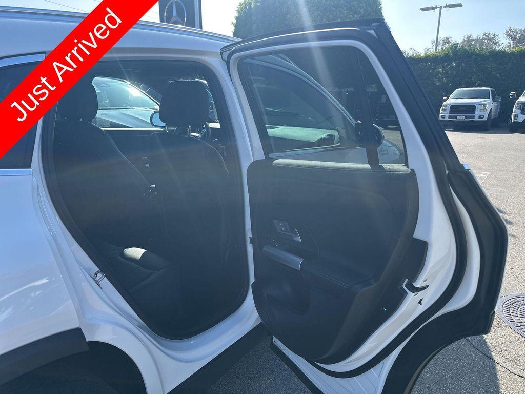 used 2025 Mercedes-Benz GLA 250 car, priced at $39,000