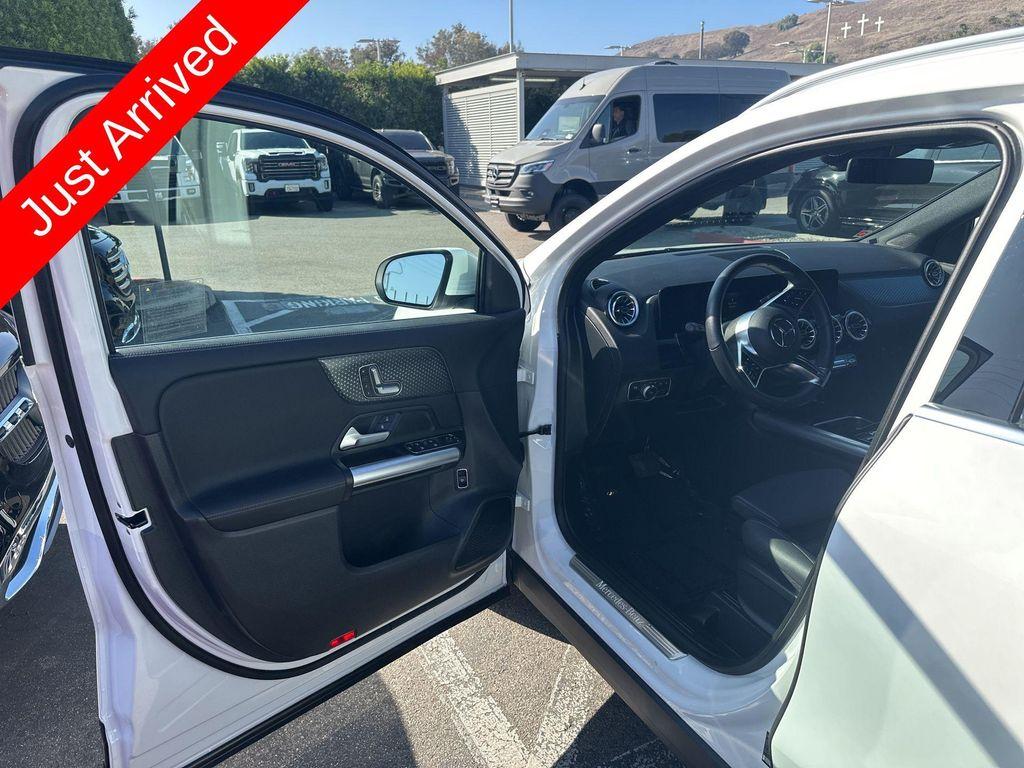used 2025 Mercedes-Benz GLA 250 car, priced at $39,000