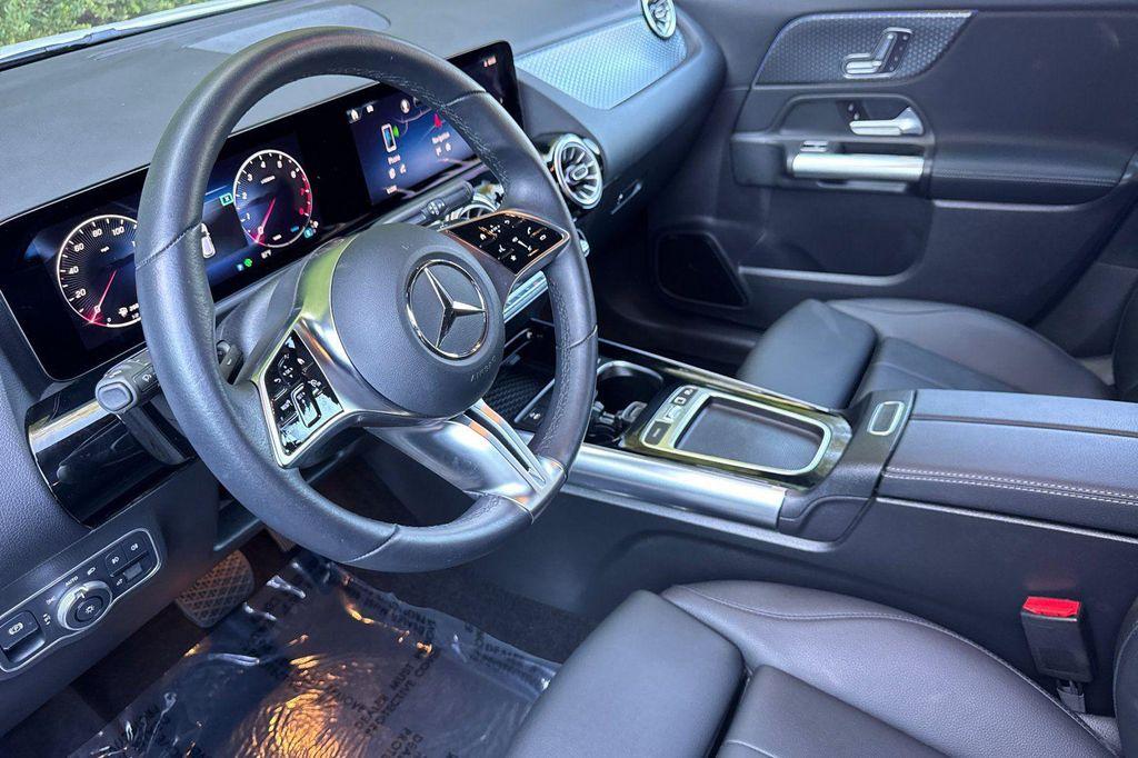 used 2025 Mercedes-Benz GLA 250 car, priced at $37,000