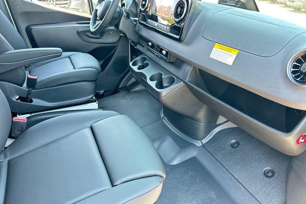 new 2025 Mercedes-Benz Sprinter 2500 car, priced at $70,028