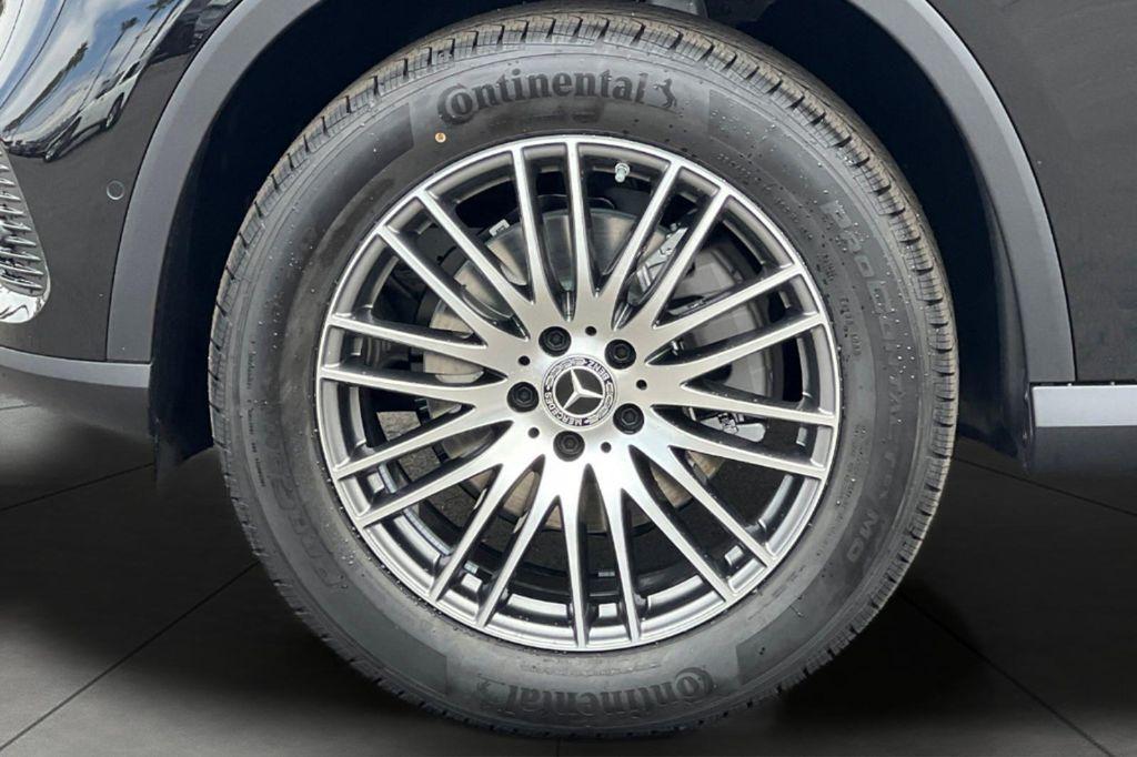 new 2025 Mercedes-Benz GLC 300 car, priced at $54,665