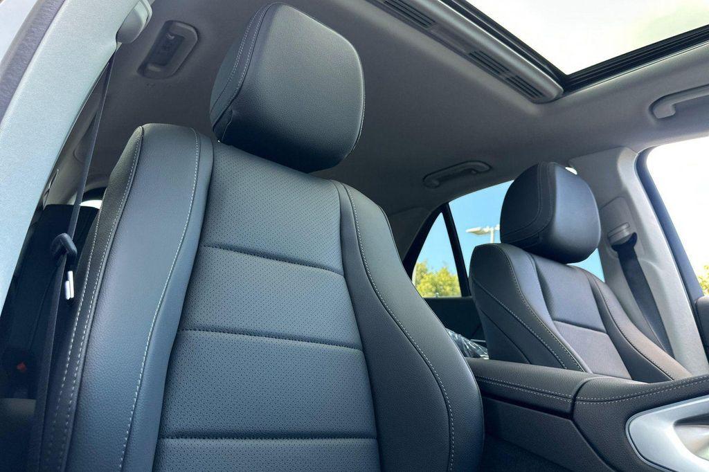 new 2026 Mercedes-Benz GLE 450 car, priced at $80,750