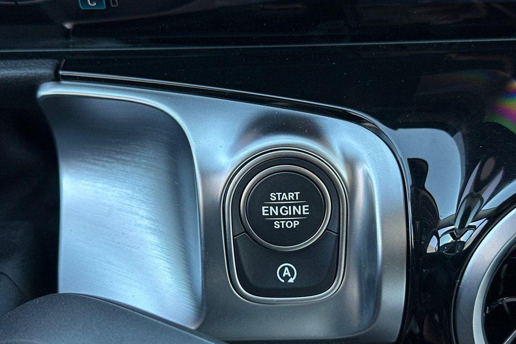 new 2026 Mercedes-Benz GLB 250 car, priced at $46,195