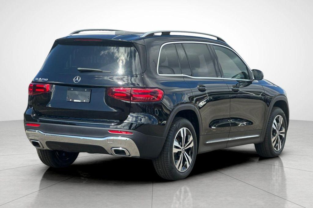 new 2025 Mercedes-Benz GLB 250 car, priced at $37,868