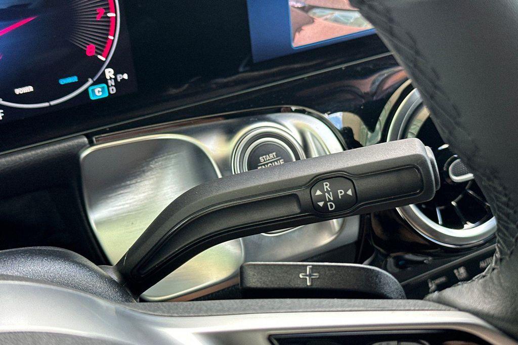 new 2025 Mercedes-Benz GLB 250 car, priced at $37,868