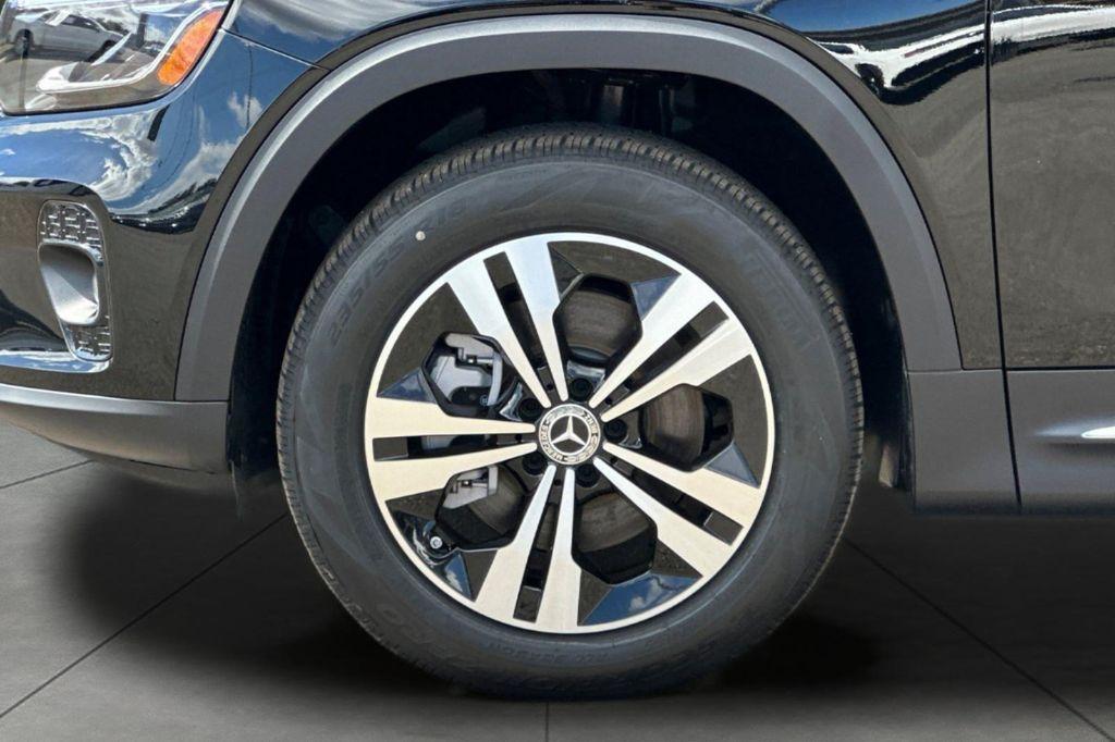 new 2025 Mercedes-Benz GLB 250 car, priced at $37,868