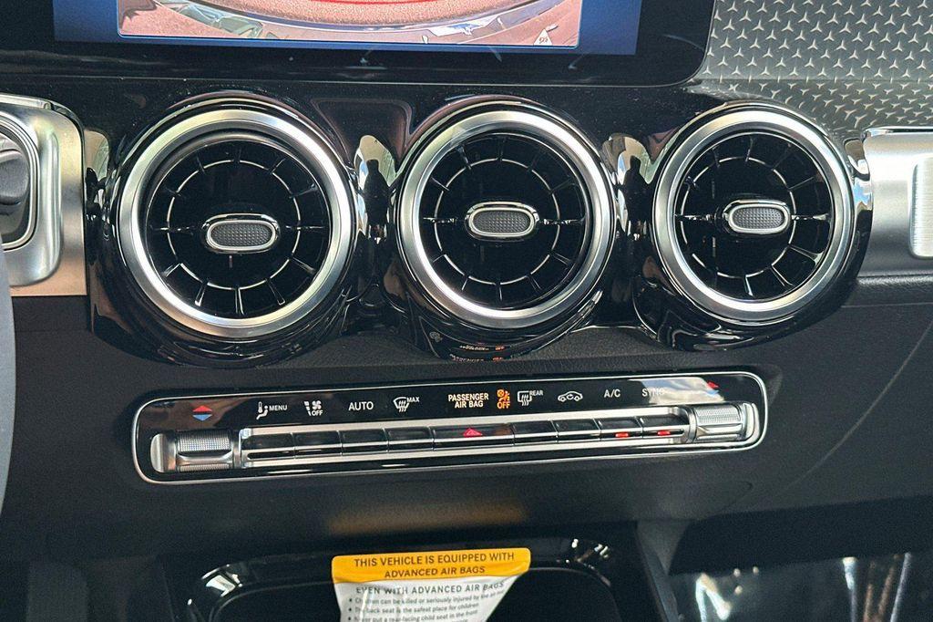 new 2025 Mercedes-Benz GLB 250 car, priced at $37,868