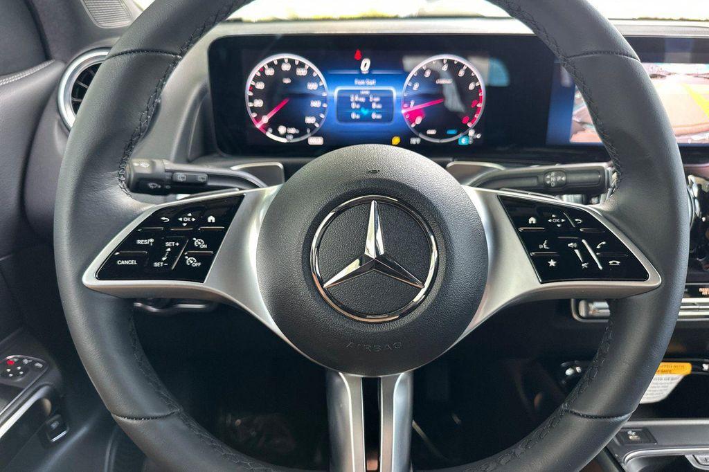 new 2025 Mercedes-Benz GLB 250 car, priced at $37,868