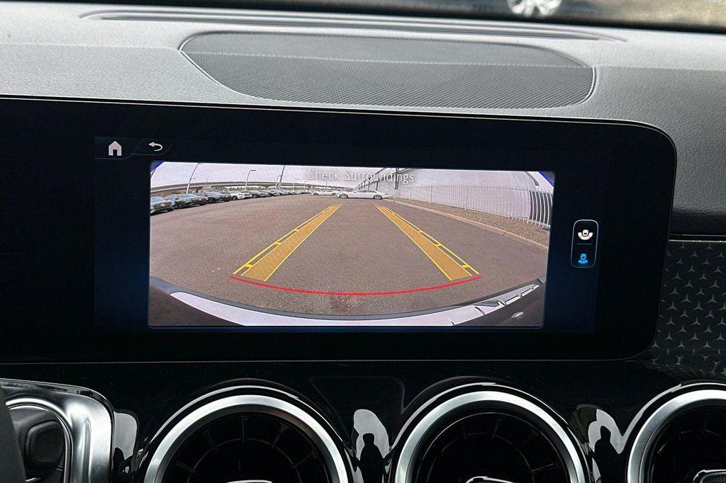 new 2025 Mercedes-Benz GLB 250 car, priced at $37,868