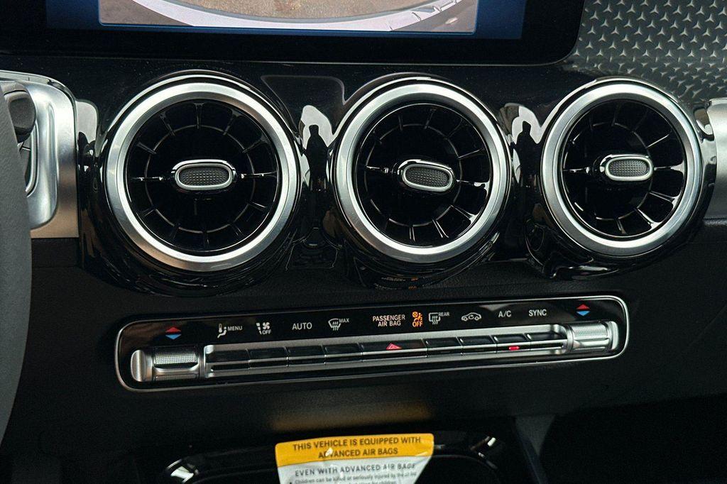 new 2025 Mercedes-Benz GLB 250 car, priced at $37,868