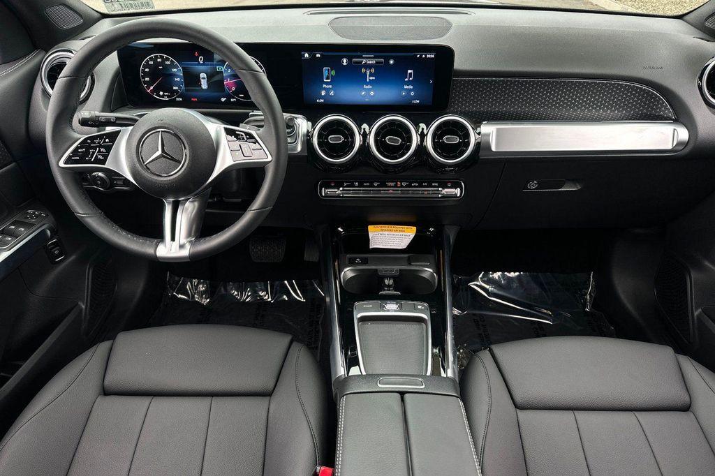 new 2025 Mercedes-Benz GLB 250 car, priced at $37,868