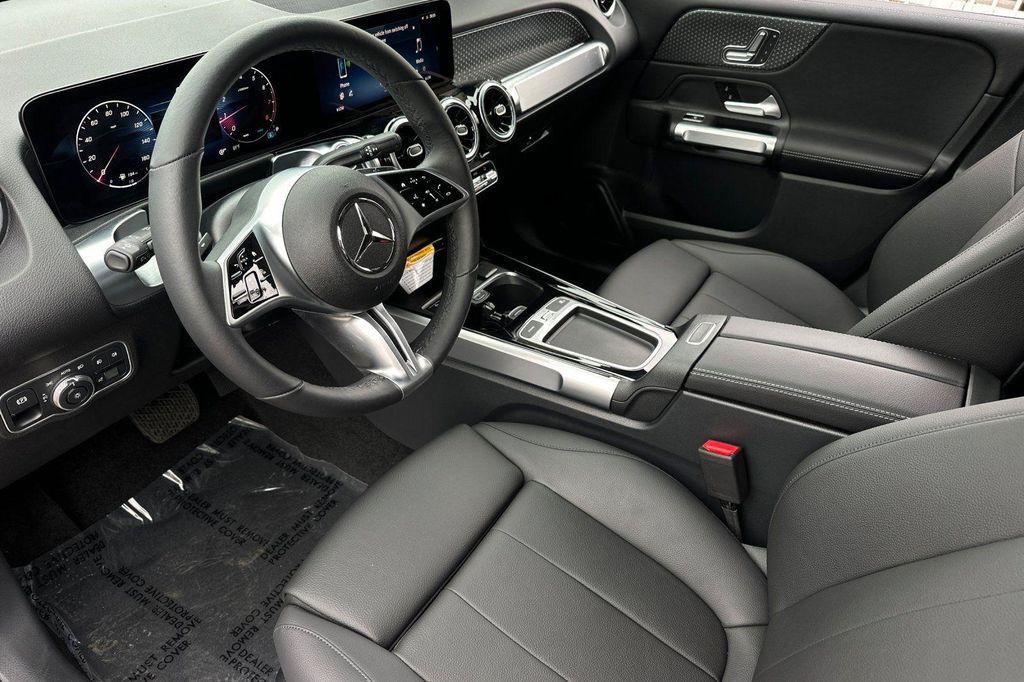 new 2025 Mercedes-Benz GLB 250 car, priced at $37,868