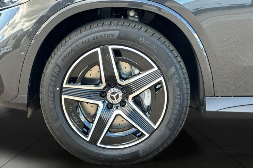 new 2026 Mercedes-Benz GLC 300 car, priced at $60,250
