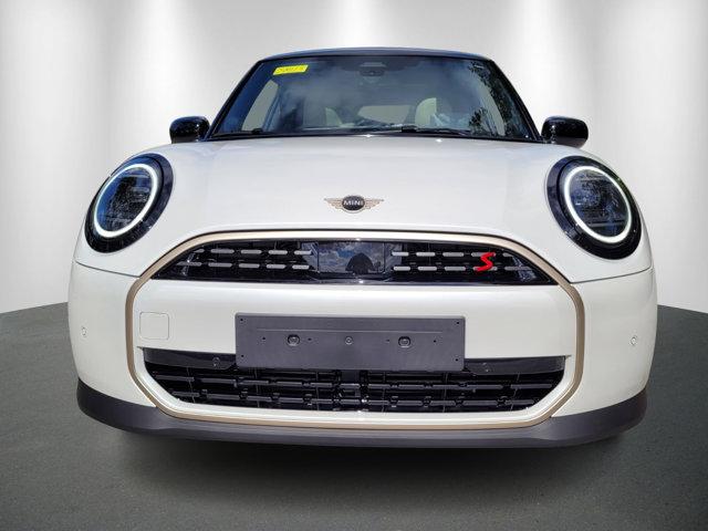 new 2025 MINI Hardtop car, priced at $32,999