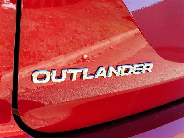 new 2024 Mitsubishi Outlander car, priced at $34,333