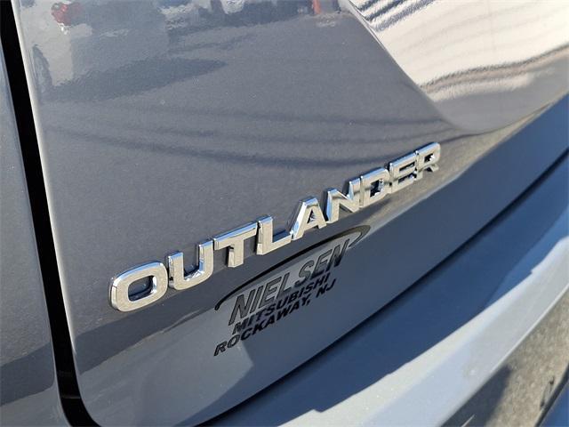 new 2025 Mitsubishi Outlander car, priced at $45,930