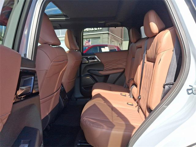 new 2025 Mitsubishi Outlander car, priced at $45,930