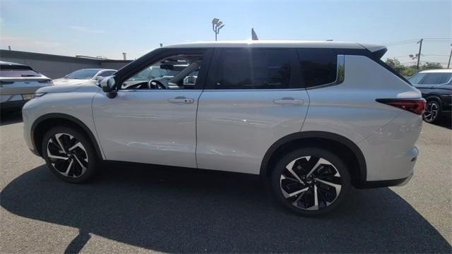 new 2024 Mitsubishi Outlander car, priced at $36,355