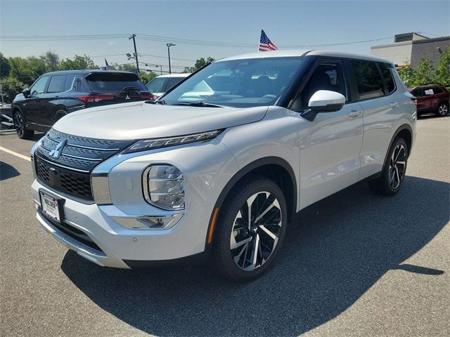 new 2024 Mitsubishi Outlander car, priced at $36,355