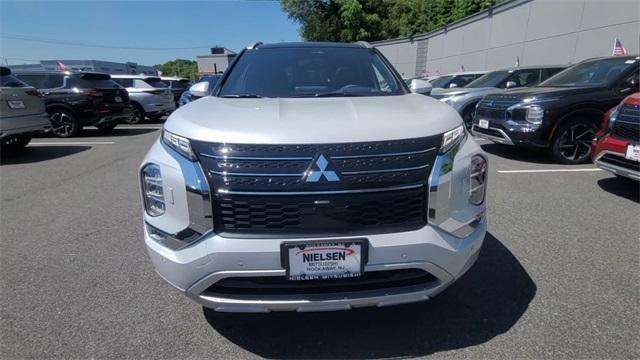 new 2024 Mitsubishi Outlander car, priced at $43,140