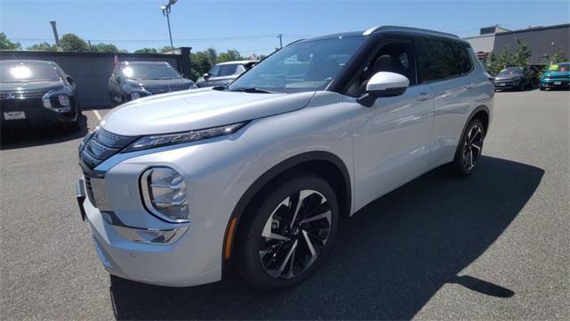 new 2024 Mitsubishi Outlander car, priced at $43,140