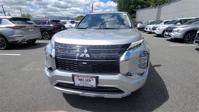 new 2024 Mitsubishi Outlander car, priced at $38,025